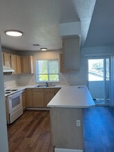 3044 Sheraton Ct in Medford, OR - Building Photo - Building Photo