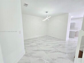 7848 NW 108th Ct in Doral, FL - Building Photo - Building Photo