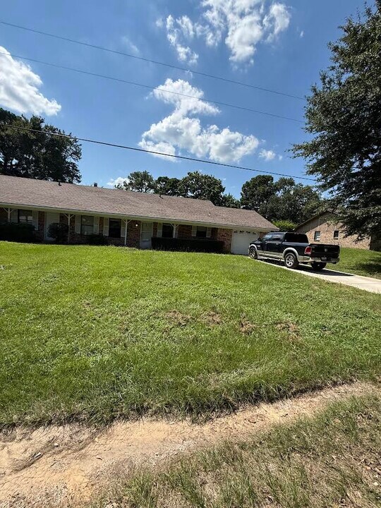 16416 County Rd 164 in Tyler, TX - Building Photo