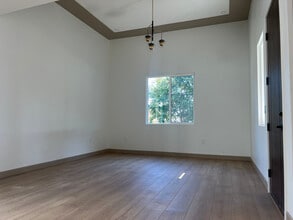913 Wildrose Ave in Monrovia, CA - Building Photo - Building Photo