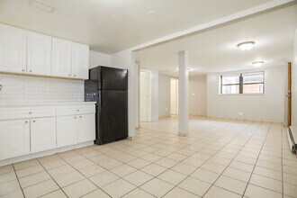 1658 W Pratt Blvd in Chicago, IL - Building Photo - Building Photo