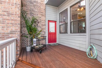 2601 S Broadway St in La Porte, TX - Building Photo - Building Photo