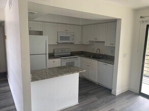 4688 Oak Terrace Dr in Greenacres, FL - Building Photo - Building Photo