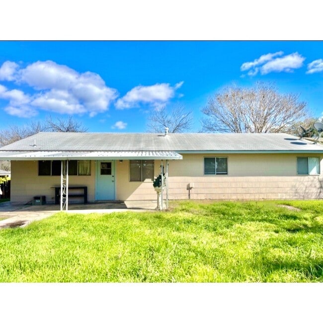 2915 Eagle Rdg in San Antonio, TX - Foto de edificio - Building Photo