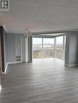 7 Concorde Pl in Toronto, ON - Building Photo