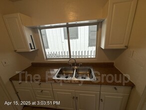 502 W School Ave in Visalia, CA - Building Photo - Building Photo