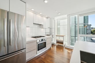 555 Fulton St, Unit 303 in San Francisco, CA - Building Photo - Building Photo