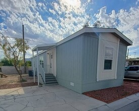 4388 E Lake Mead Blvd in Las Vegas, NV - Building Photo - Building Photo
