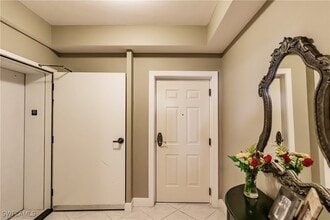 2743 First St in Ft. Myers, FL - Building Photo - Building Photo