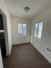 8860 S Central Ave in Los Angeles, CA - Building Photo - Building Photo