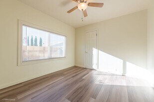 4825-4829-4829 N Maryland Ave in Portland, OR - Building Photo