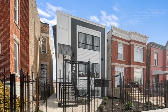 325 S Richmond St in Chicago, IL - Building Photo - Building Photo