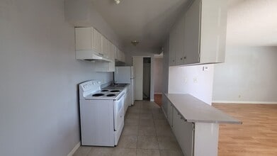 853 N Bruce St in Las Vegas, NV - Building Photo - Building Photo