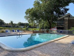 10453 Carrollbrook Cir in Tampa, FL - Building Photo - Building Photo