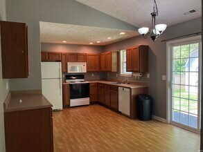 8120 Cedar Point Dr in Newburgh, IN - Building Photo - Building Photo