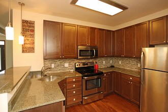 Bedford Crossing in Madison, WI - Building Photo - Interior Photo