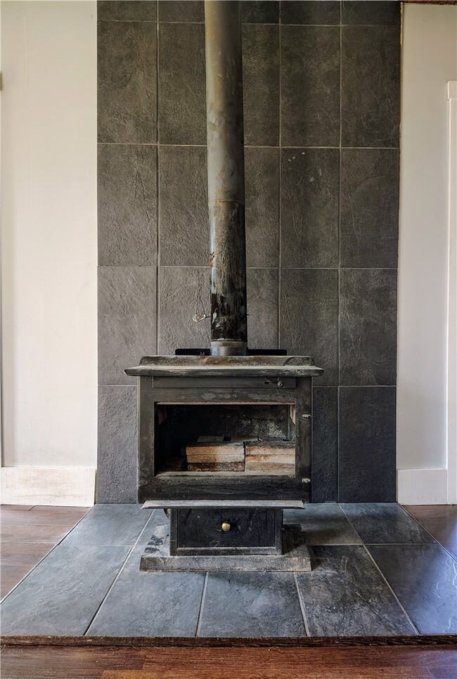 14894 Trammel Mountain Rd in Elkins, AR - Building Photo - Building Photo