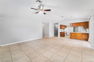 6513 Capricorn Dr in Las Vegas, NV - Building Photo - Building Photo