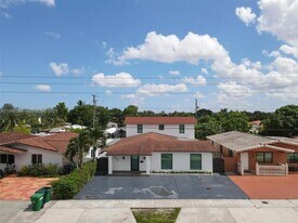 10370 SW 24th St in Miami, FL - Building Photo