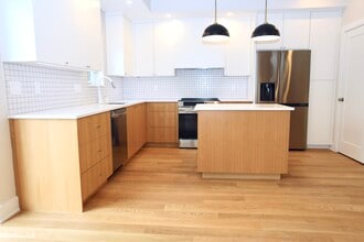 211 Sunset Rd in Ann Arbor, MI - Foto de edificio - Building Photo