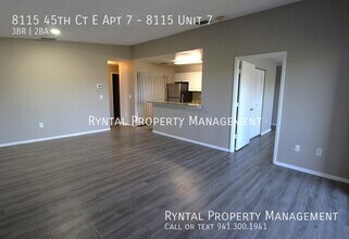 8115 45th Ct E in Sarasota, FL - Building Photo - Building Photo