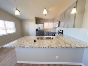 103 Maple St in Henderson, NV - Building Photo - Building Photo