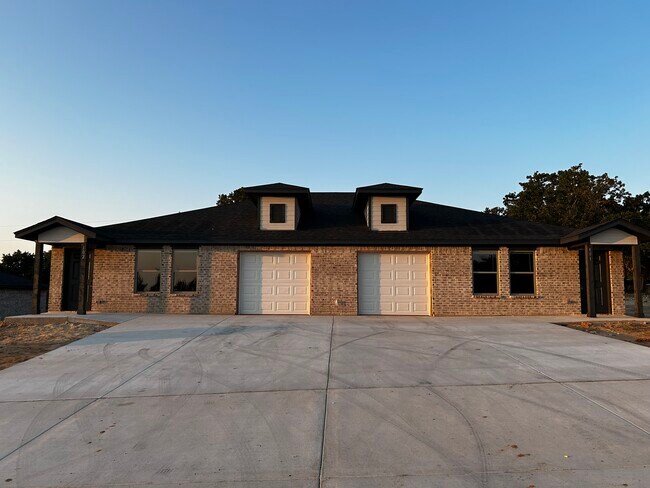 property at 1400 E Dry Creek Rd
