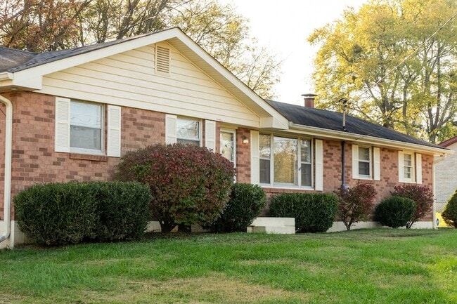 106 Bluewater Dr, Unit 01-855 in Hendersonville, TN - Building Photo - Building Photo