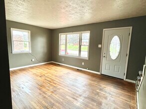 345 Peachtree Rd in Lexington, KY - Building Photo - Building Photo