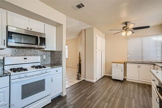 6568 Lemitar Dr in Las Vegas, NV - Building Photo - Building Photo