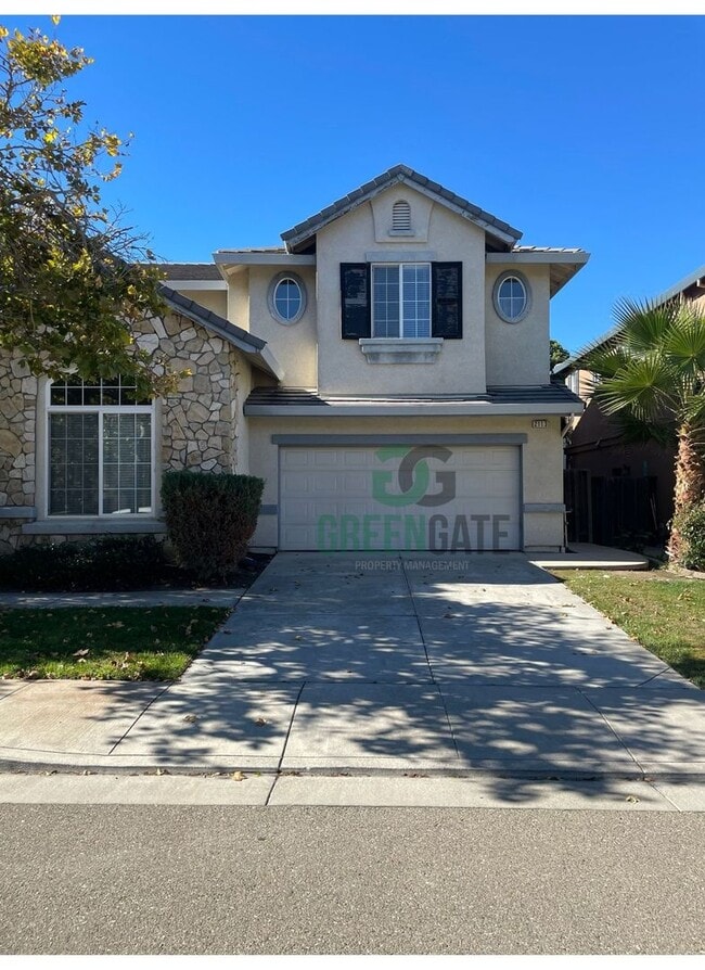 2113 Photinia Dr in Tracy, CA - Building Photo - Building Photo