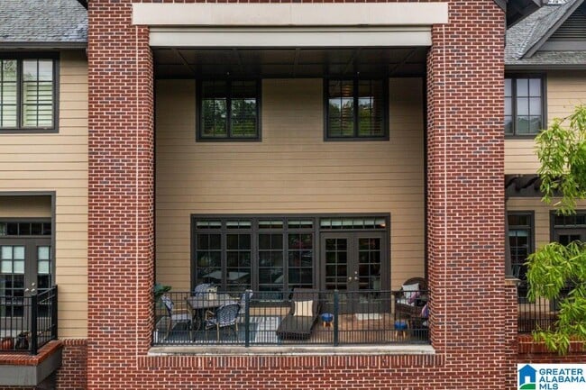 property at 2936 Cahaba Village Pl