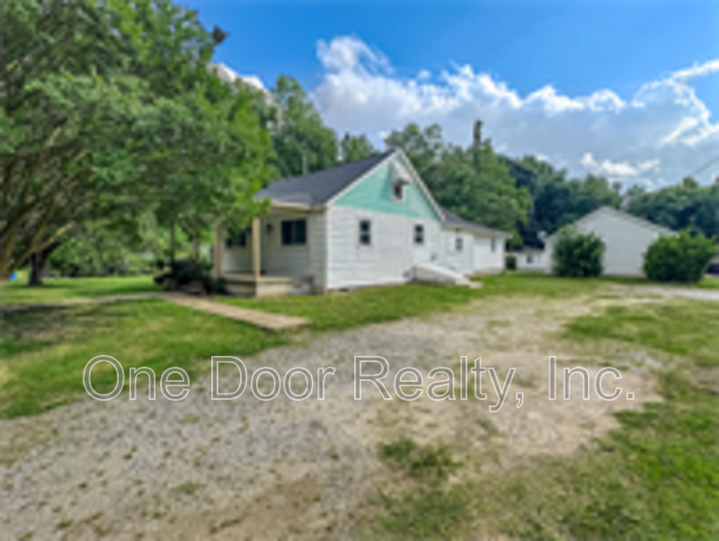 165 Magruder Ave in Williamsburg, VA - Building Photo