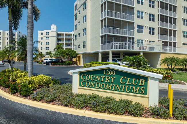 Country Club Condominiums in Largo, FL - Building Photo - Building Photo