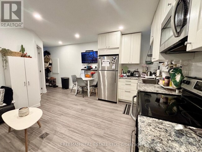 340 Howland Ave in Toronto, ON - Building Photo - Building Photo