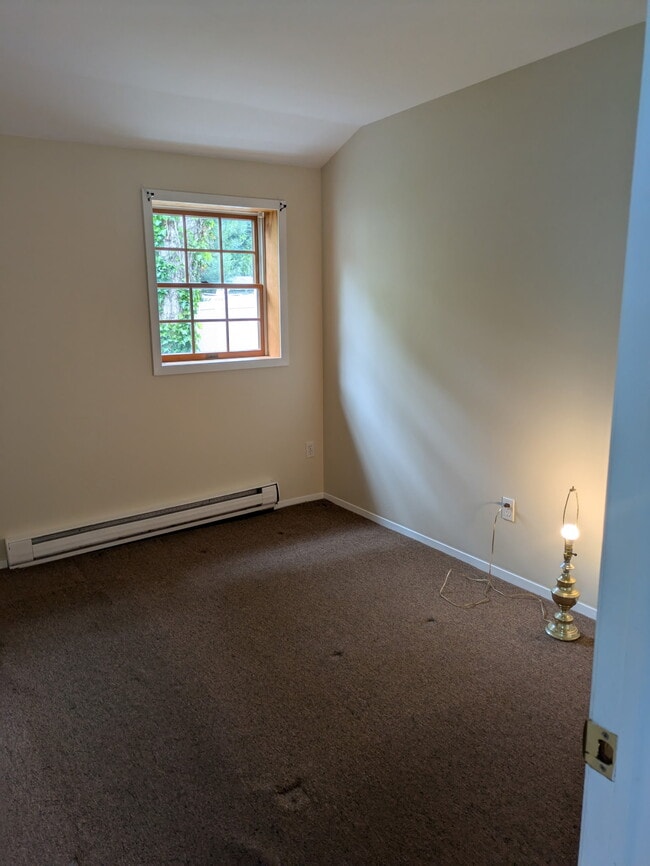 50 S Washington Ave, Unit Cottage in Centereach, NY - Foto de edificio - Building Photo
