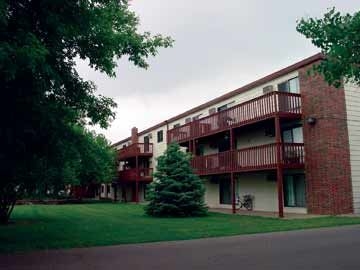 Dawn Lake in Sioux Falls, SD - Building Photo