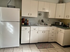 7243 Dartmouth Ave in University City, MO - Foto de edificio - Building Photo