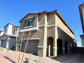 10024 S Ullom Dr in Las Vegas, NV - Building Photo - Building Photo