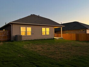 154 Solitude Dr in San Marcos, TX - Building Photo - Building Photo