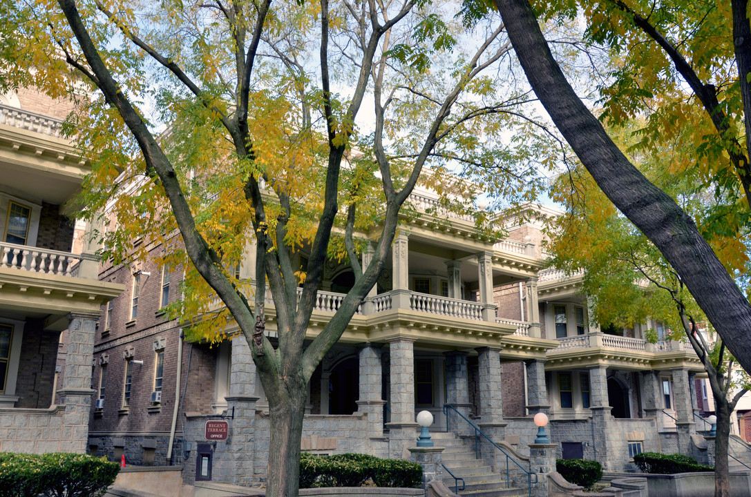 Regent Terrace in Philadelphia, PA - Building Photo