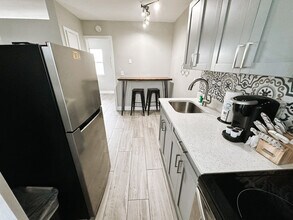 50 SW Davie Blvd in Miami, FL - Building Photo - Building Photo