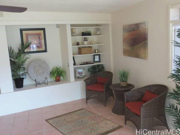 1975 Puowaina Dr in Honolulu, HI - Building Photo - Building Photo