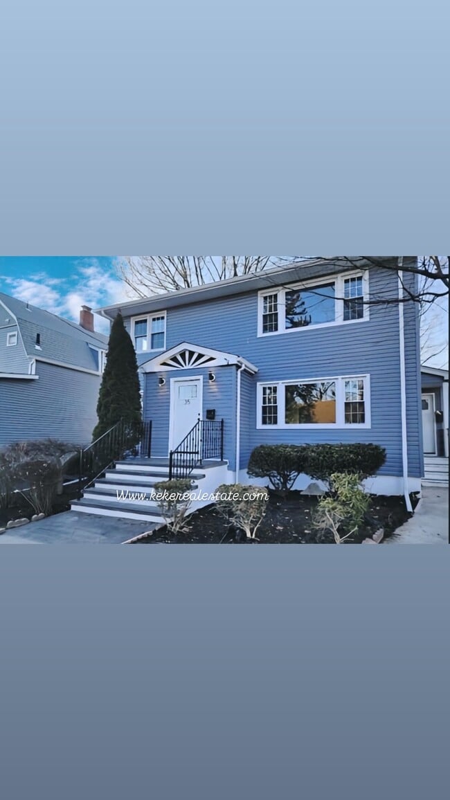 35 Watson Ave, Unit 2