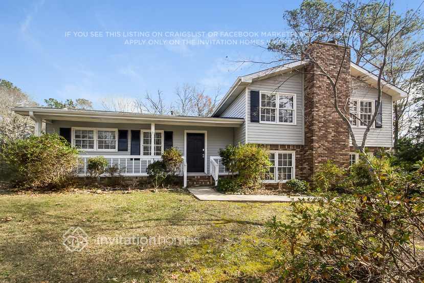5281 Shallow Wood Ln in Douglasville, GA - Foto de edificio
