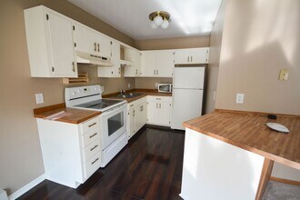 2020 31st Pl NW in Rochester, MN - Building Photo - Building Photo