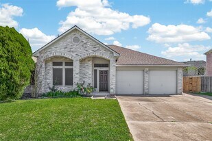 8203 Paddington Pl Dr in Houston, TX - Building Photo