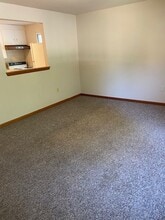 27 Forrestal Ln, Unit 4 in Buffalo, NY - Building Photo - Building Photo
