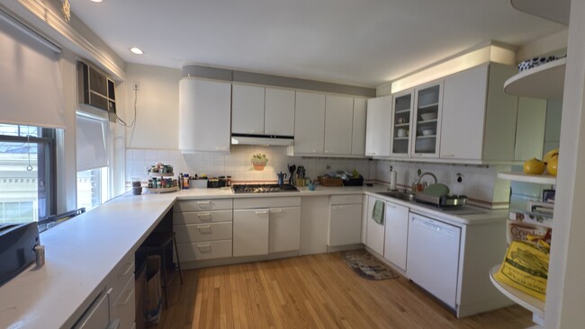 105 Saint Paul St, Unit 3F in Brookline, MA - Building Photo - Building Photo