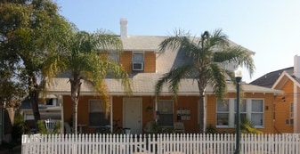 19 S Hollywood Ave, Unit 4 in Daytona Beach, FL - Building Photo